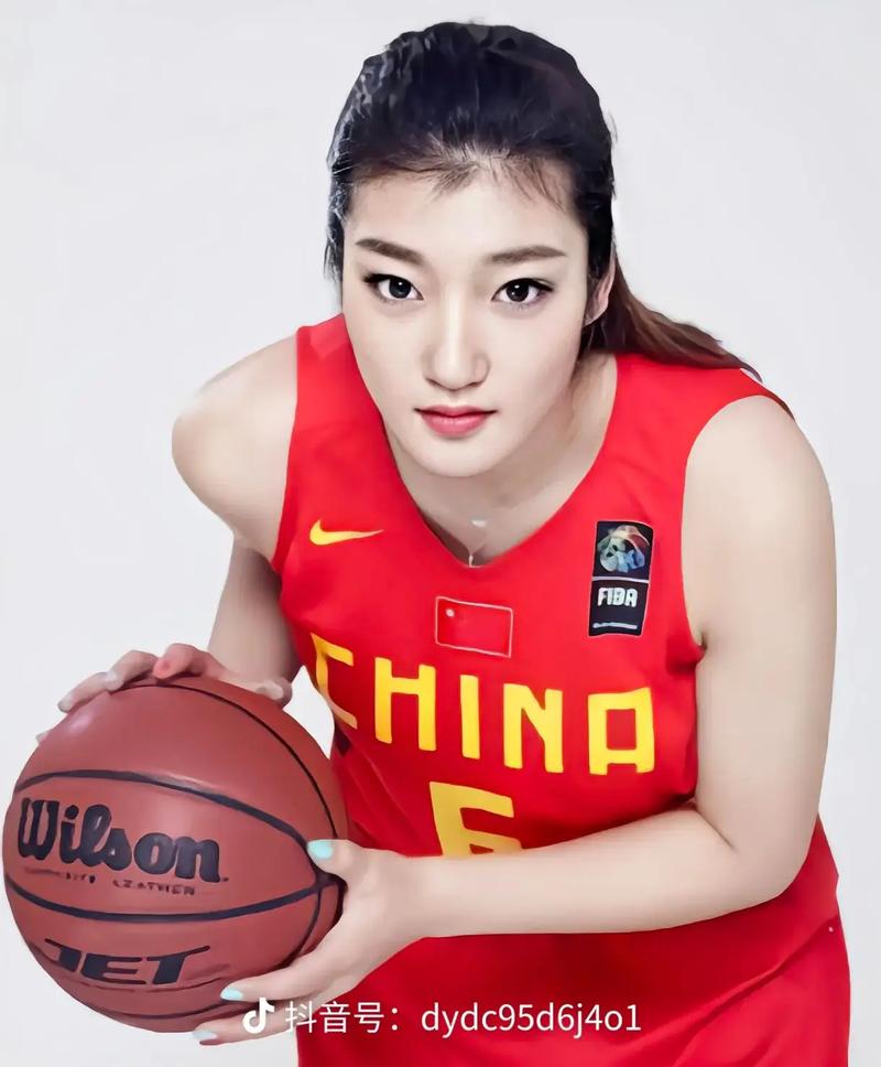 中国篮球运动员李梦
