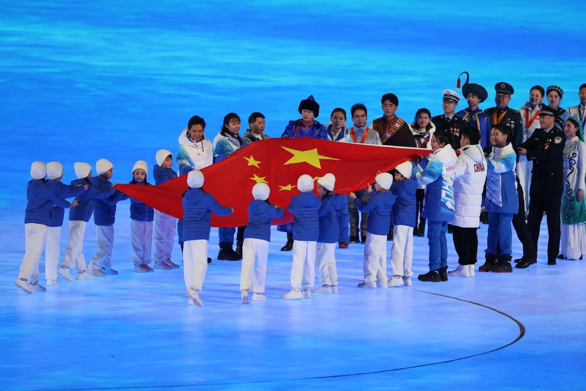 2022冬奥会开幕式升国旗