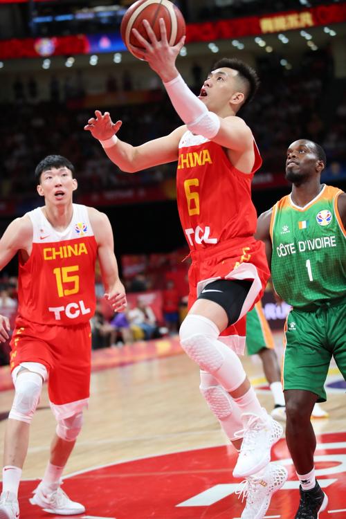 中国男篮今晚比赛的相关图片